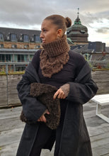 Last inn bildet i Galleri-visningsprogrammet, Hals strikket og heklet i alpakkagarn