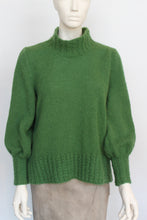 Last inn bildet i Galleri-visningsprogrammet, Strikket genser