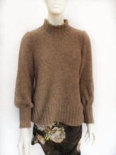 Last inn bildet i Galleri-visningsprogrammet, Strikket genser